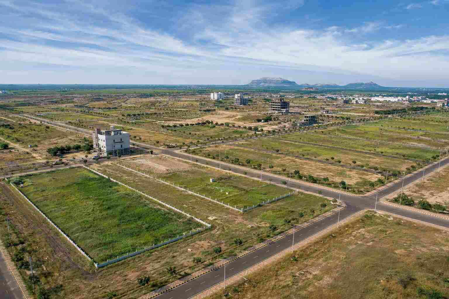 Dholera Influence Zone showing Vishal Landbase project locations near Dholera SIR, Ahmedabad–Dholera Expressway, and Dholera International Airport